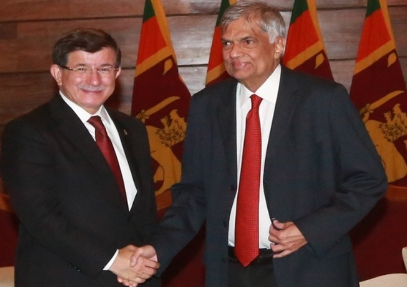 Premier of Sri Lanka holds meeting with former Prime Minister of Turkey