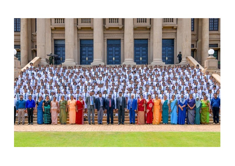 Students of Girls’ High School, Kandy Visit Presidential Secretariat and President’s House