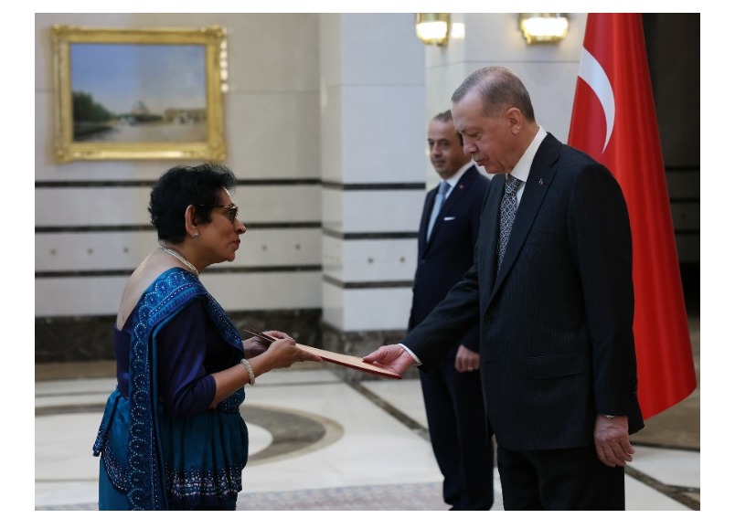 Ambassador of Sri Lanka to Türkiye Hasanthi Dissanayake, Presents Credentials in Ankara